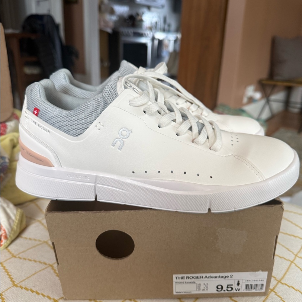 Women's On The Roger Advantage 2 White Rosehip Tennis Shoes Sneakers NWOB 9.5 - Picture 1 of 6